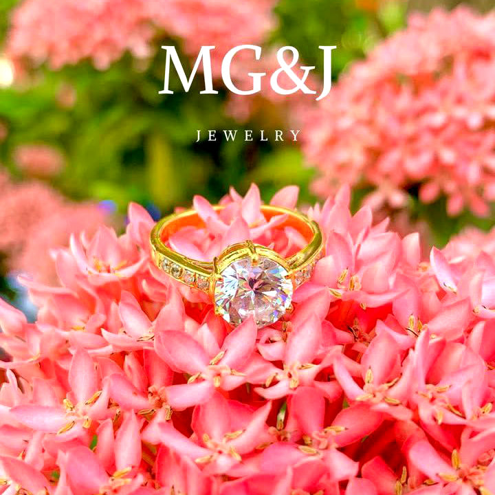 Round White Stone Band Ring