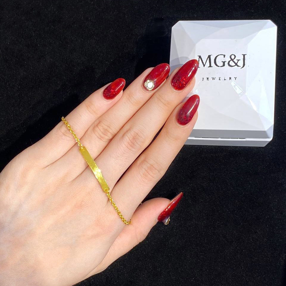 Minimalist Golden Bar Bracelet