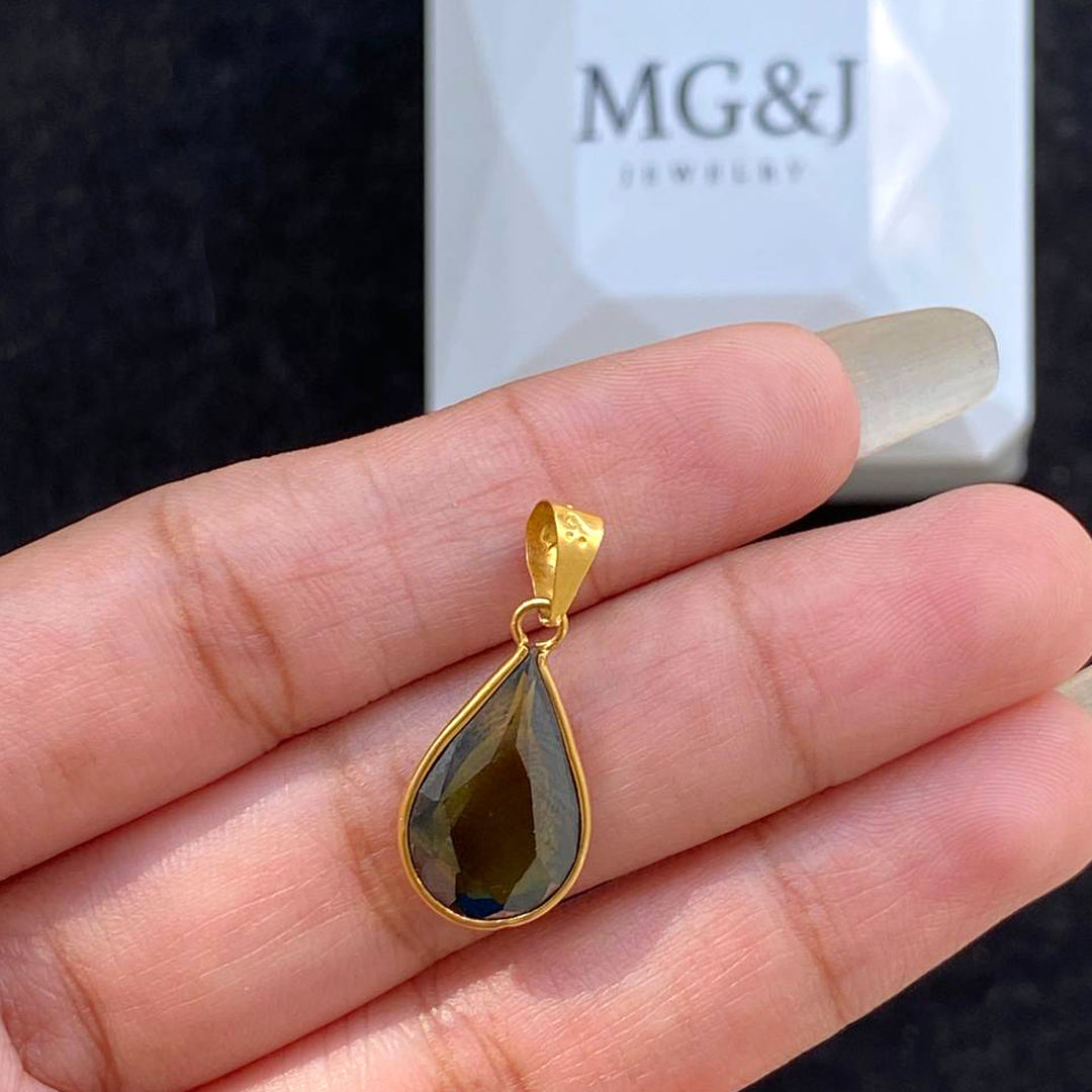 Black Stone Raindrop Pendant