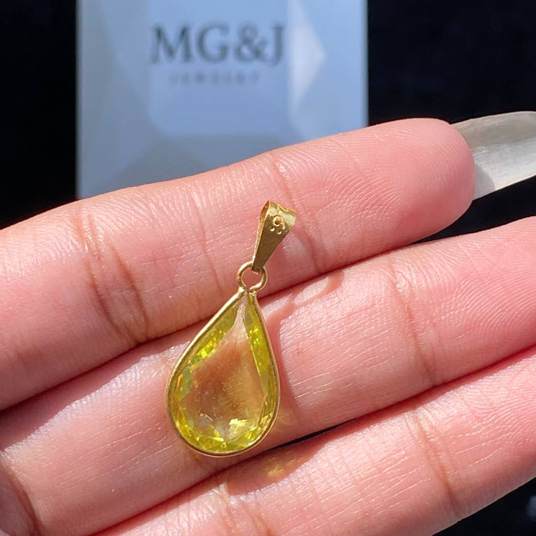 Green Stone Raindrop Pendant