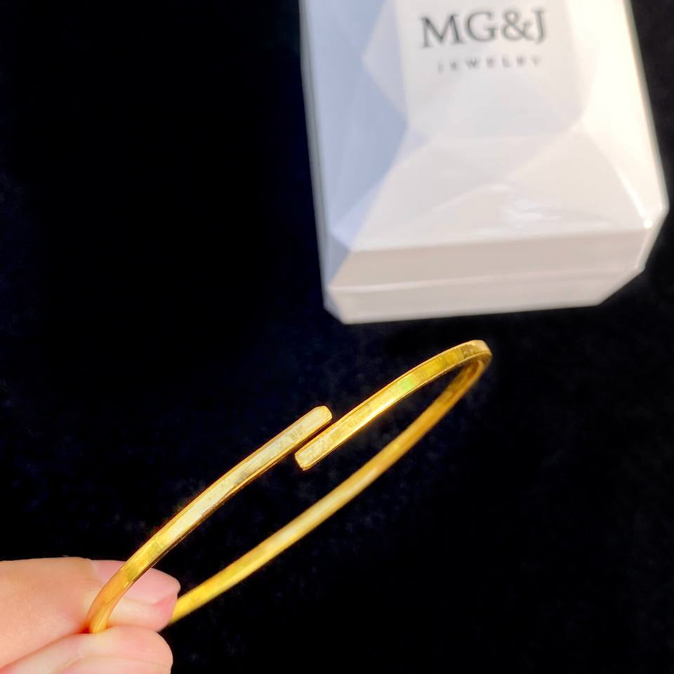 Round Bangle