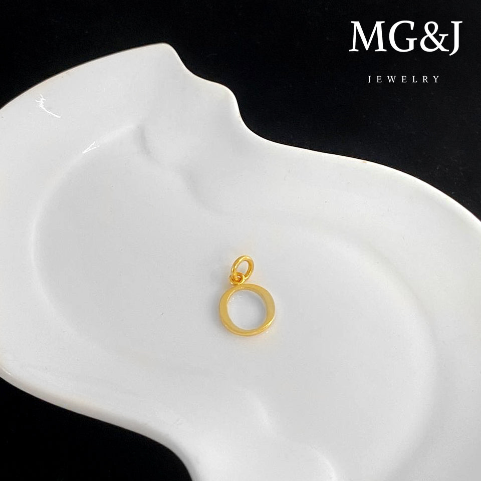 "O" Alphabet Pendant